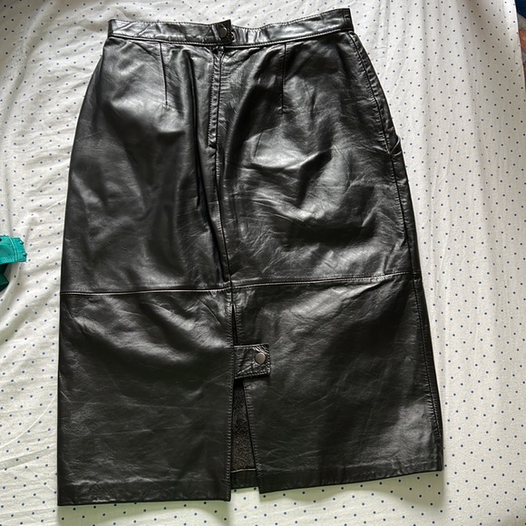 Vintage leather skirt - Picture 4 of 9
